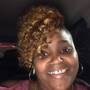 Meet your Posher, Ebony